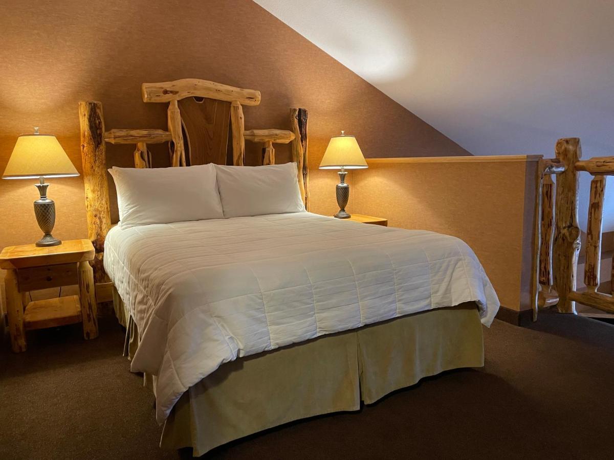 Elkwater Lake Lodge And Resort מראה חיצוני תמונה